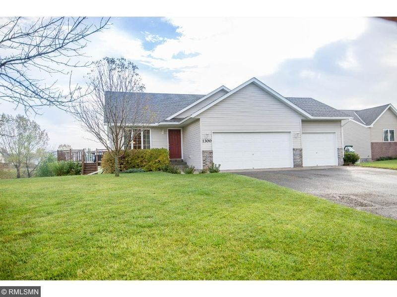 1300 Roberts Rd, Buffalo, MN 55313