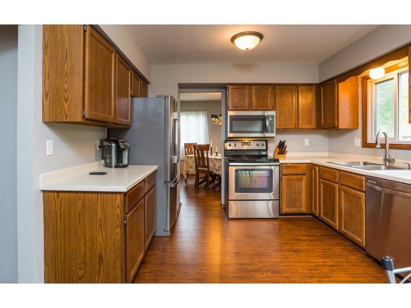 11900 50th Ave N, Plymouth, MN 55442