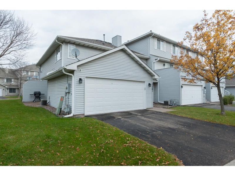 11701 Millpond Ave, Burnsville, MN 55337