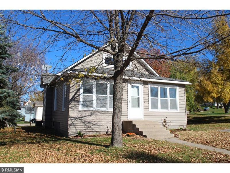 81 Hazel Ave W, Kimball, MN 55353