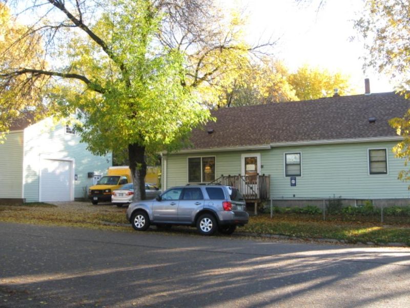 439 Thomas Ave, Saint Paul, MN 55103