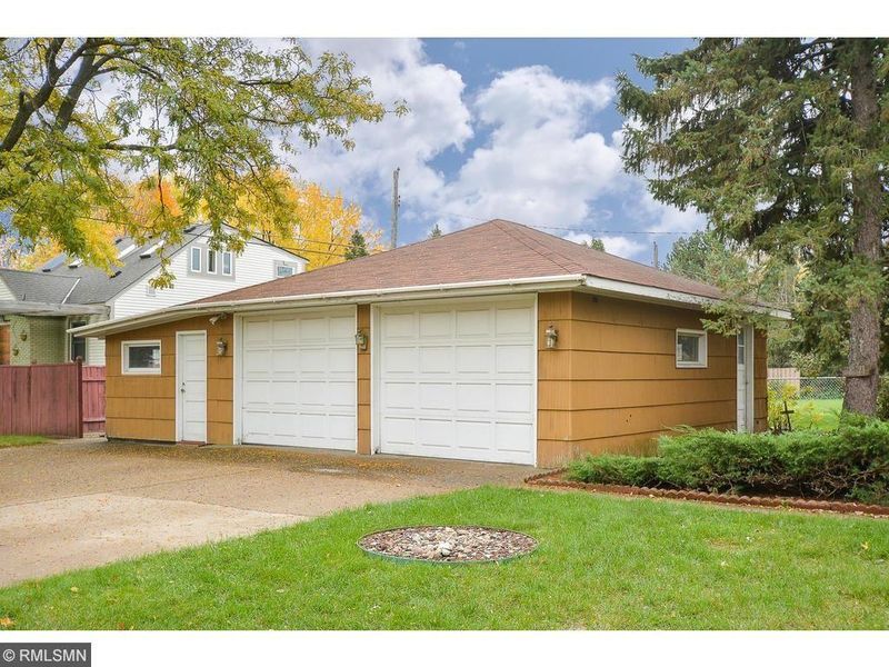 5542 Bryant Ave N, Minneapolis, MN 55430