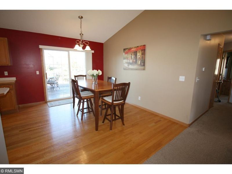 13985 Hill Place Dr, Rogers, MN 55374