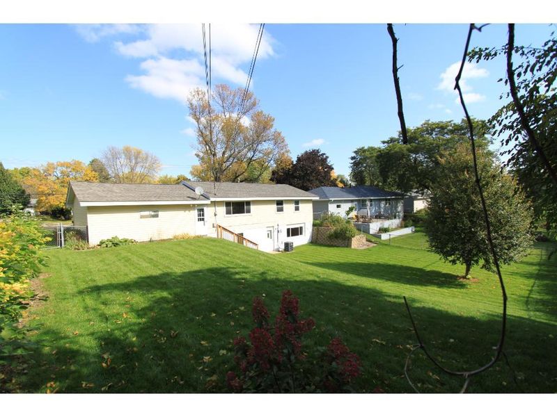 4425 W 84th St, Bloomington, MN 55437