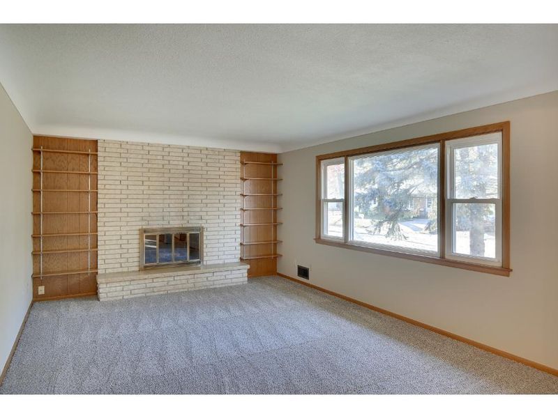 813 Maple St, Farmington, MN 55024