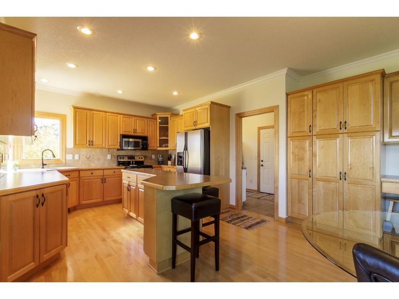 1883 Creekside Dr NE, Owatonna, MN 55060