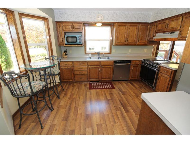 7108 41st St N, Oakdale, MN 55128
