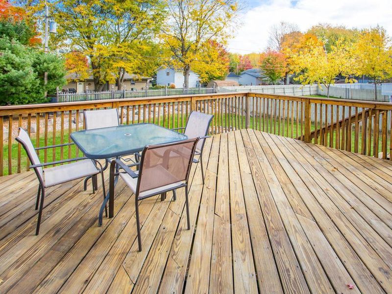1129 Polk St S, Shakopee, MN 55379
