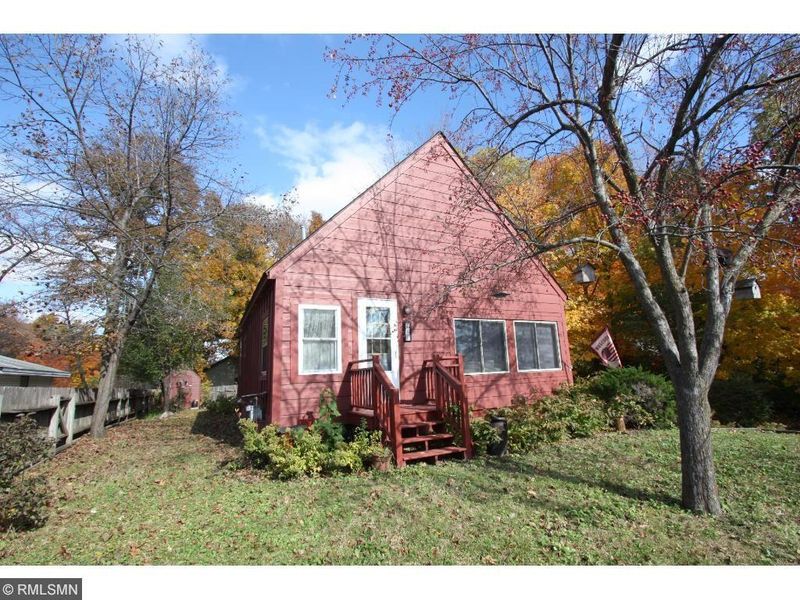 5250 Edsall Rd, Mound, MN 55364