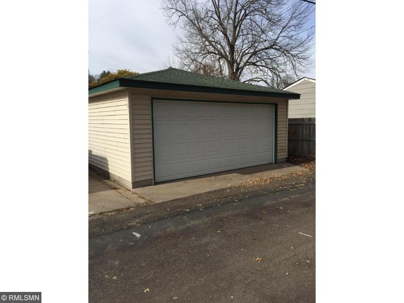 1520 Winchell St, Saint Paul, MN 55106