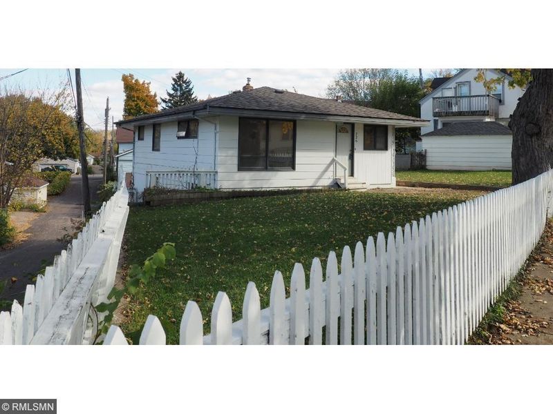226 Maple St, Saint Paul, MN 55106