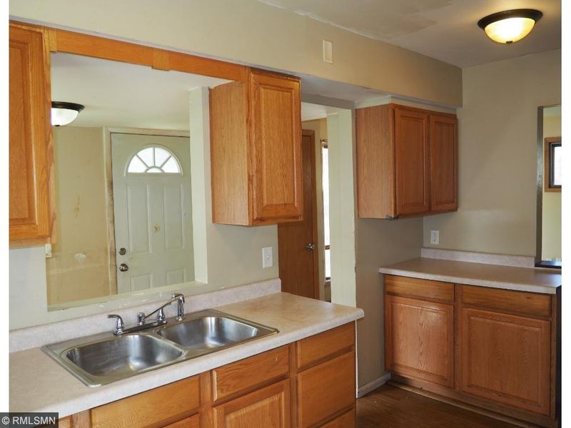 226 Maple St, Saint Paul, MN 55106