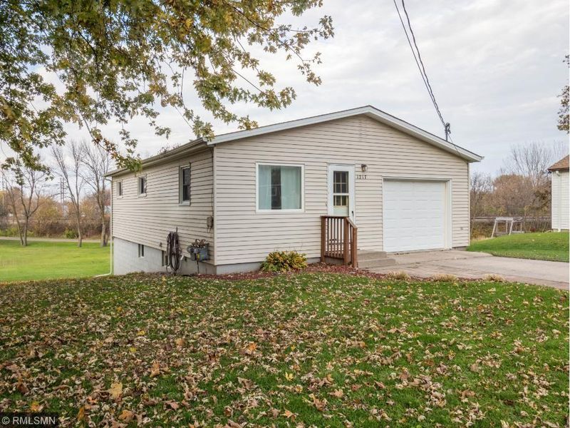 1217 4th St, Howard Lake, MN 55349