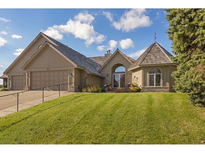 6112 Habitat Ct S, Edina, MN 55436