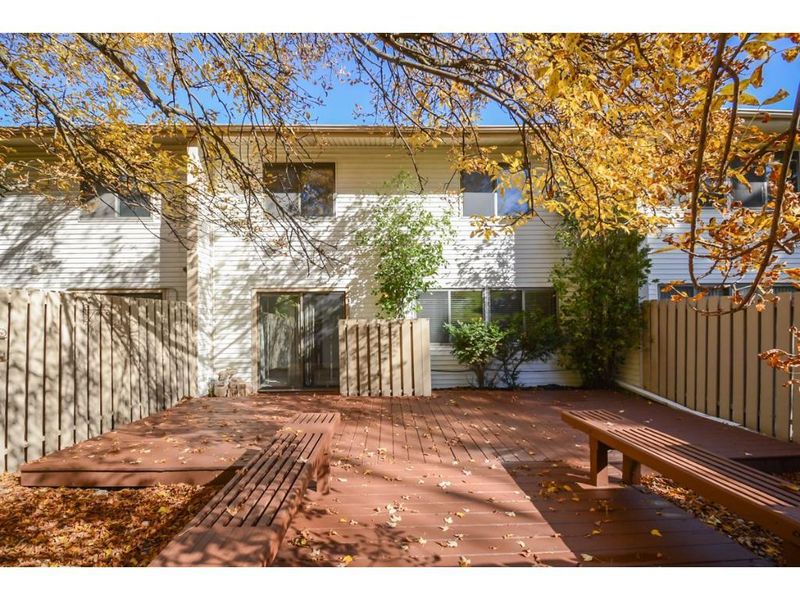 4157 Nancy Pl, Roseville, MN 55126