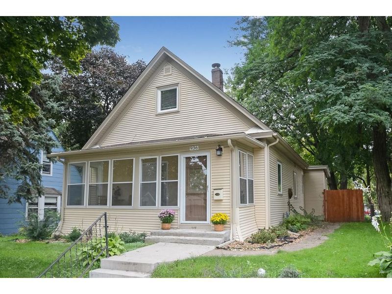 936 Dodd Rd, West Saint Paul, MN 55118