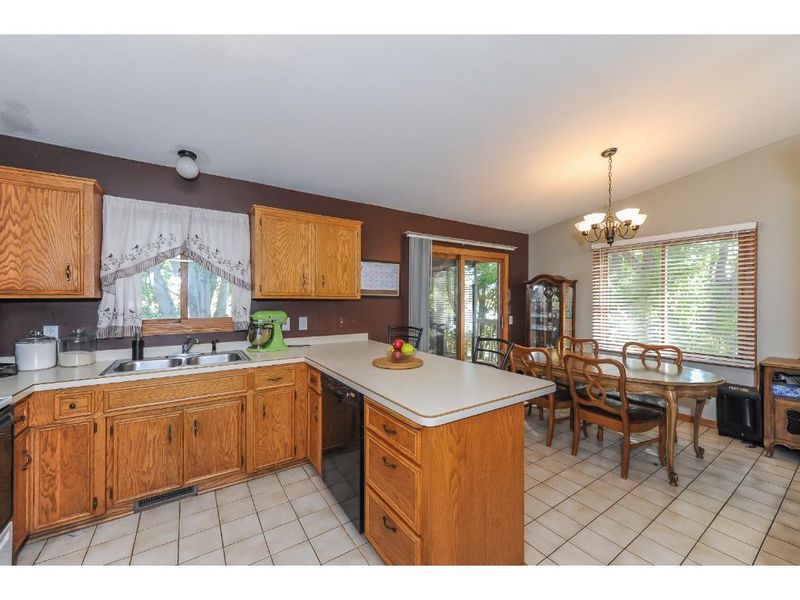 16500 Harwell Ave, Lakeville, MN 55044