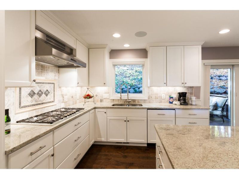 500 Trap Line Ln, Chanhassen, MN 55317