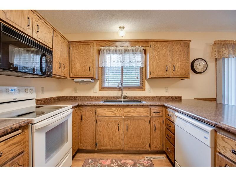 11512 Oregon Ln N, Champlin, MN 55316