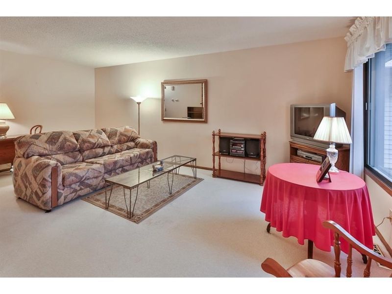 8746 134th St W, Apple Valley, MN 55124