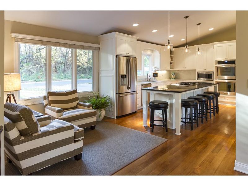 5537 Dundee Rd, Edina, MN 55436