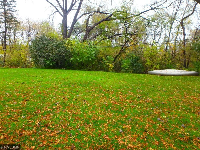 1073 Pike Lake Dr, New Brighton, MN 55112