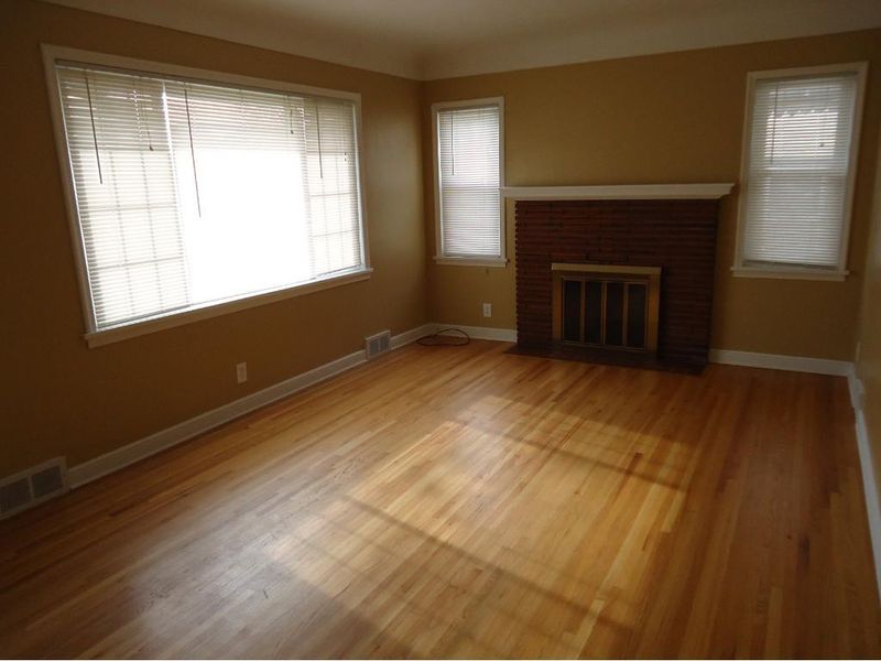 1919 Montana Ave E, Saint Paul, MN 55119