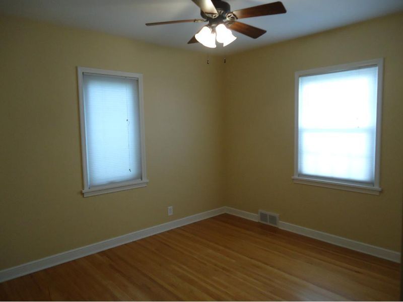 1919 Montana Ave E, Saint Paul, MN 55119