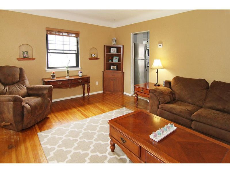 1801 Hawthorne Ave E, Saint Paul, MN 55119