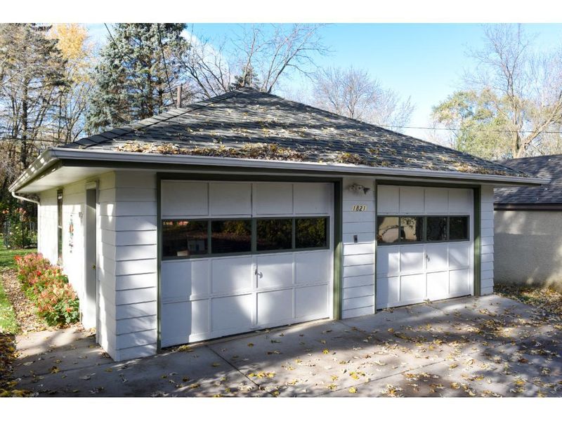 1821 Myrtle St, Maplewood, MN 55109