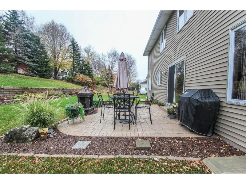 2940 Walter St, Maplewood, MN 55109