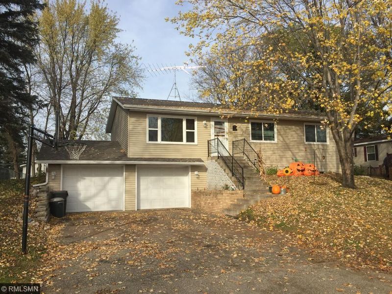541 Linden Ave E, Kimball, MN 55353
