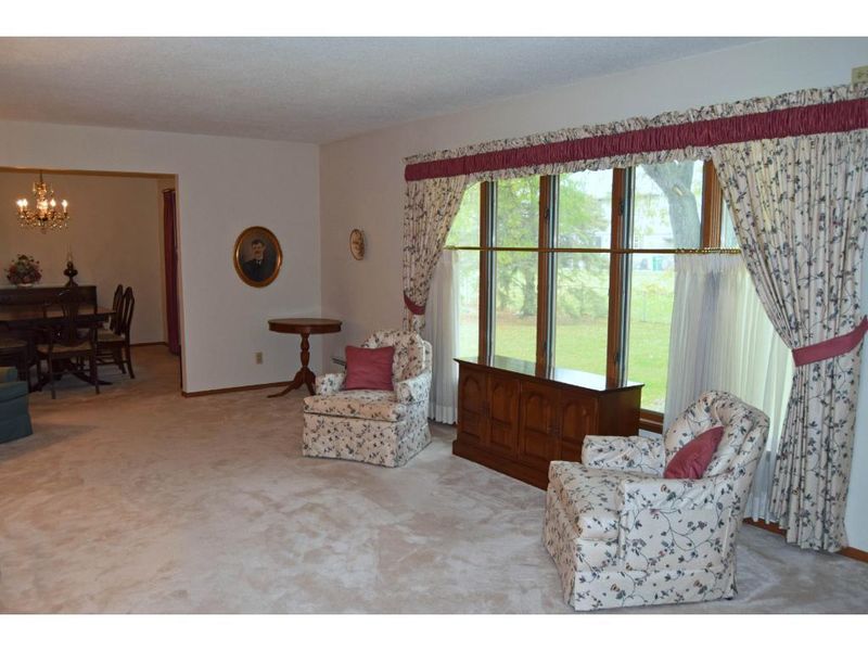 3053 Cherrywood Ct, Eagan, MN 55121