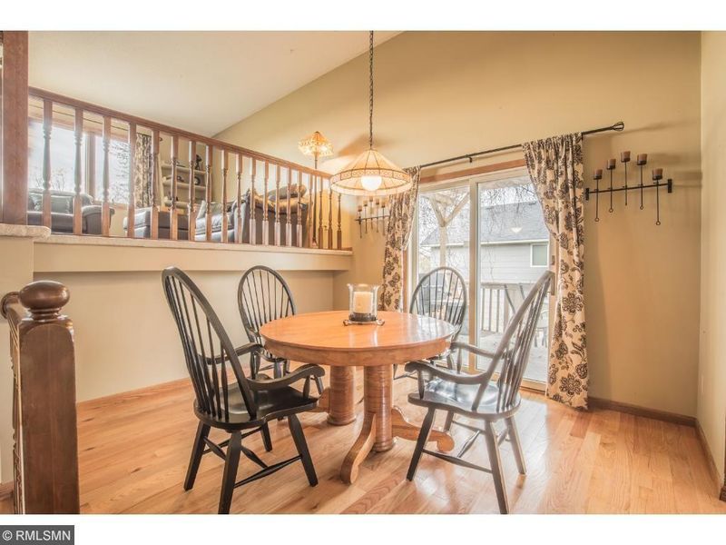 105 Meadow Dr, Loretto, MN 55357