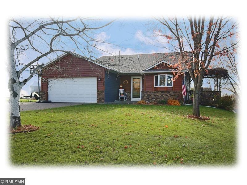 105 Meadow Dr, Loretto, MN 55357