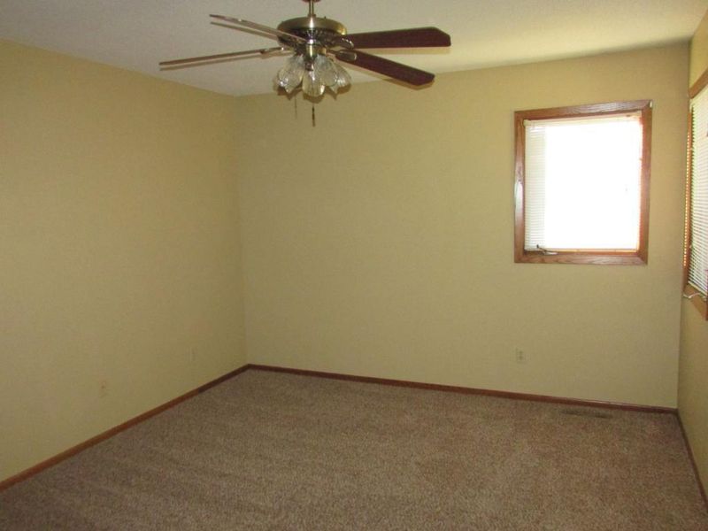 8441 Sheridan Ave N, Brooklyn Park, MN 55444