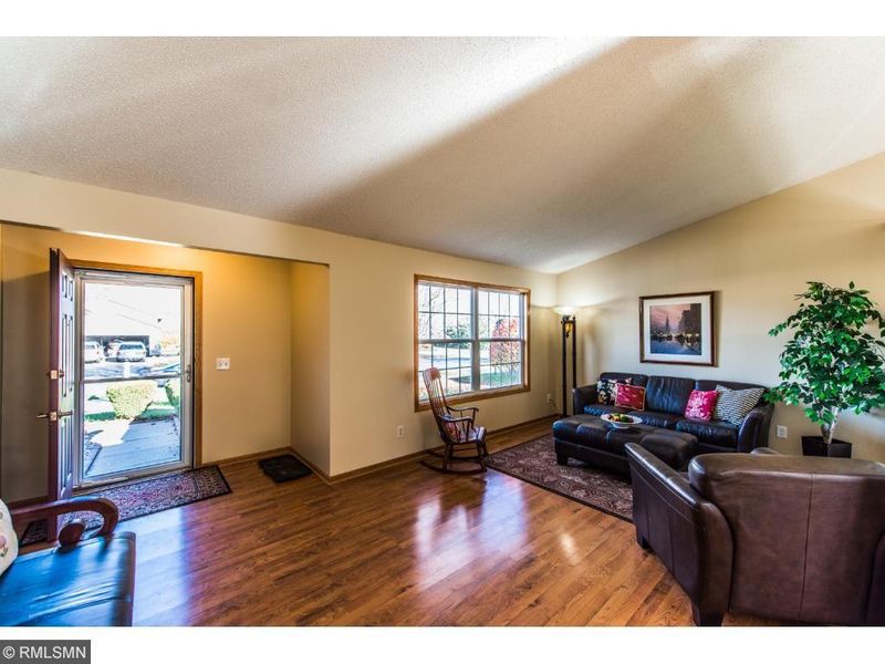 15422 Darling Pa, Rosemount, MN 55068