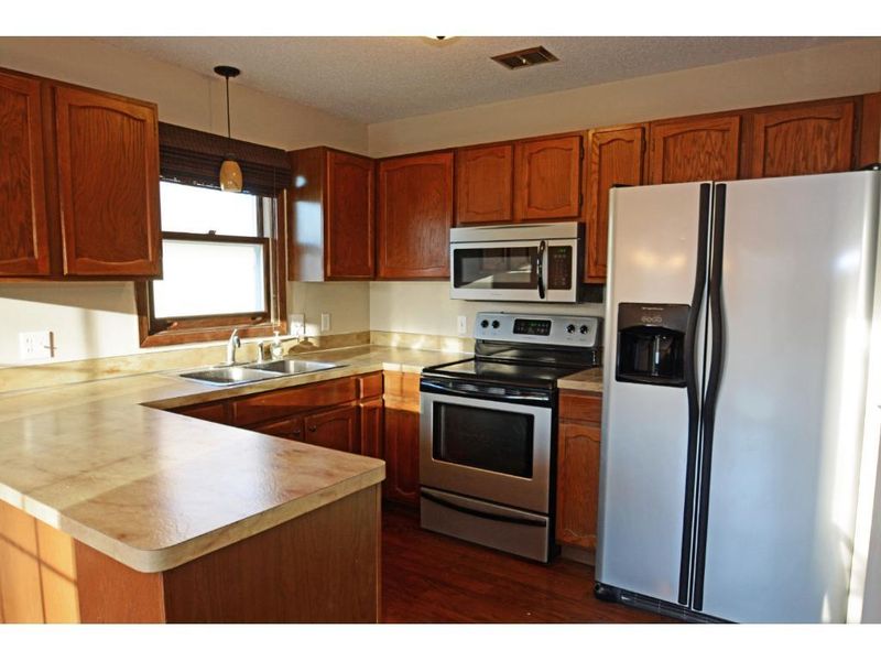 10061 Saratoga Way, Maple Grove, MN 55369
