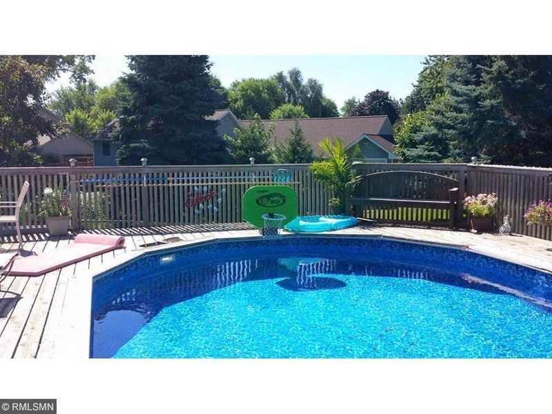 2240 Rogers Ct, Mendota Heights, MN 55120