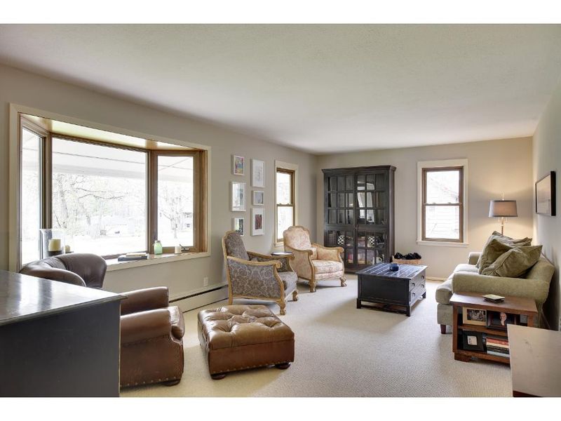 1130 Willow Dr S, Wayzata, MN 55391