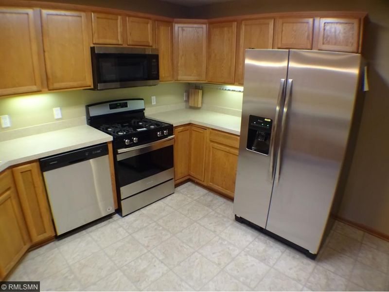 828 Roundhouse St, Shakopee, MN 55379