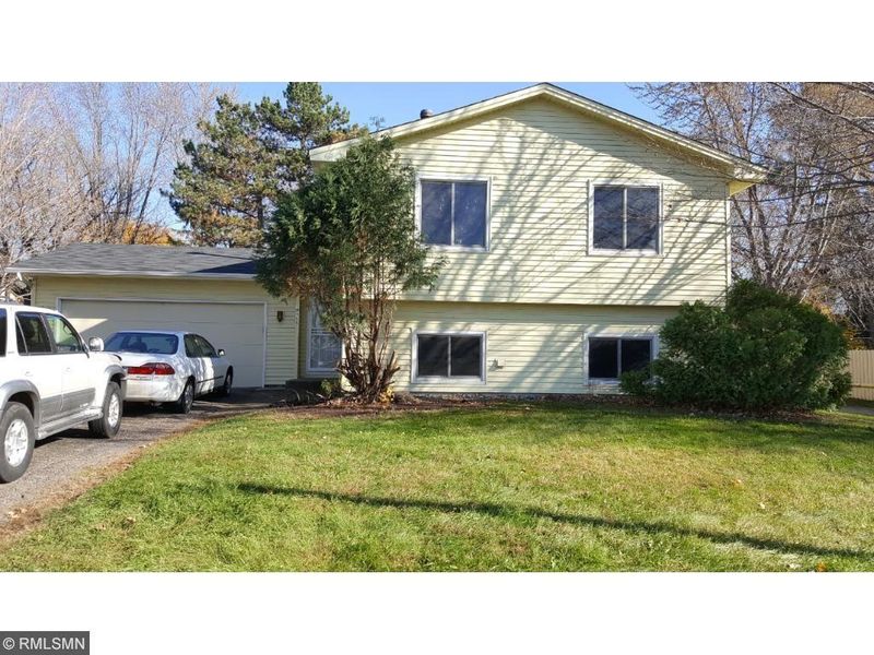 12900 Monticello Ln, Champlin, MN 55316