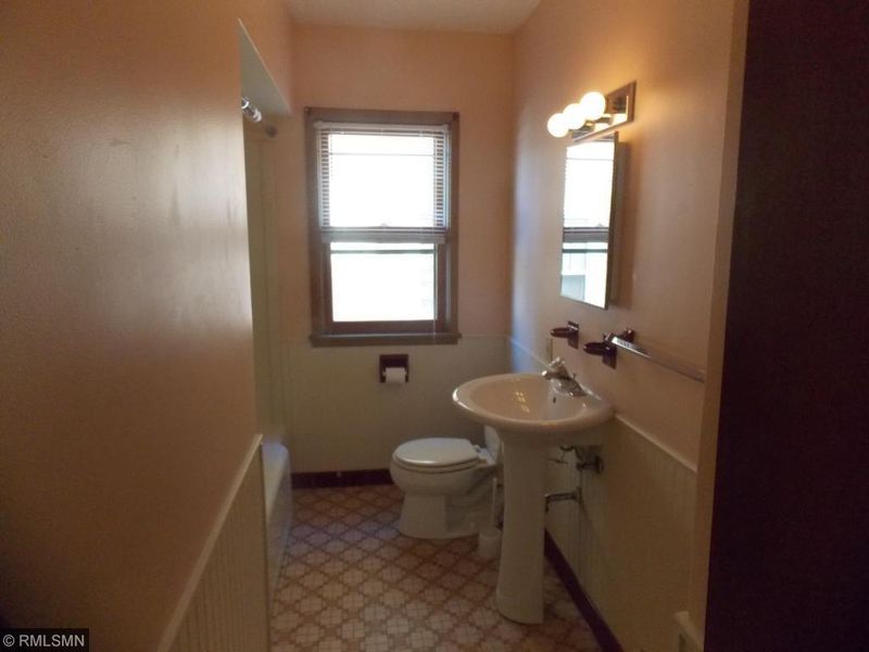 1425 Saint Clair Ave, Saint Paul, MN 55105