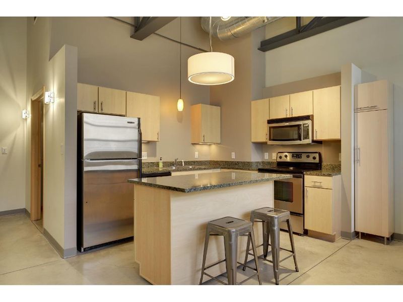 111 E Franklin Ave #204, Minneapolis, MN 55404