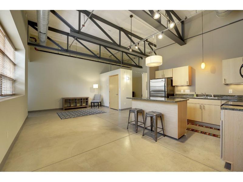111 E Franklin Ave #204, Minneapolis, MN 55404