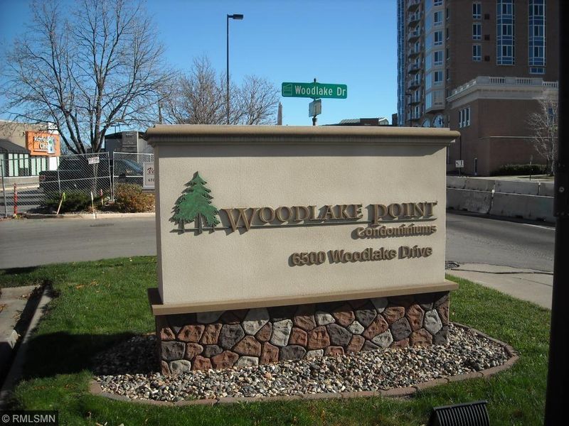 6500 Woodlake Dr #1012, Richfield, MN 55423