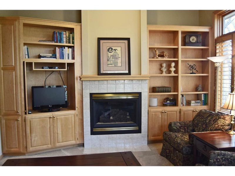 8985 Hunters Way, Apple Valley, MN 55124