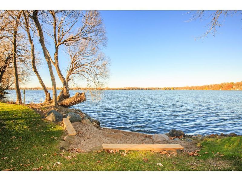 21150 Floral Bay Dr N, Forest Lake, MN 55025