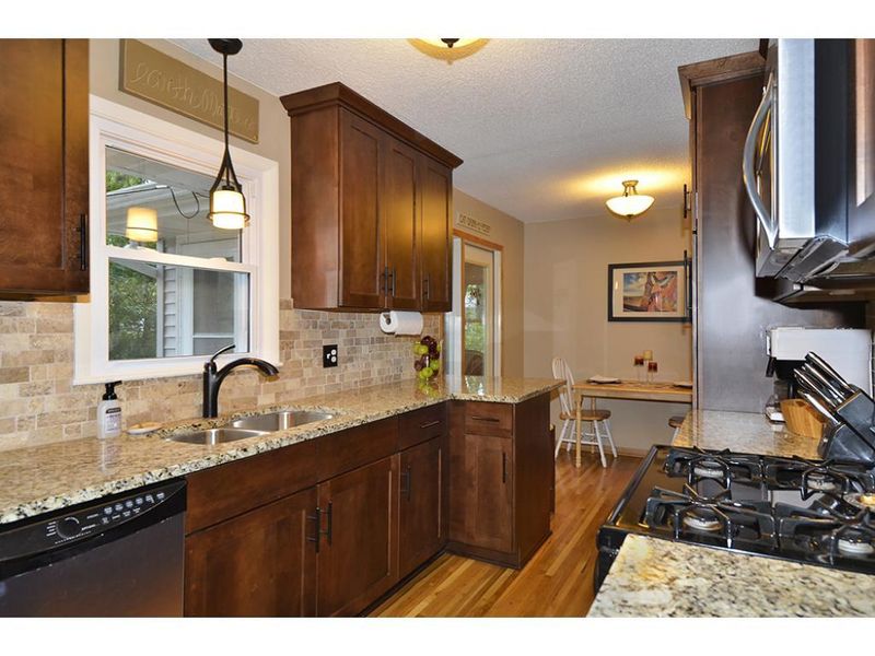 6248 Edgewood Ave, Woodbury, MN 55125
