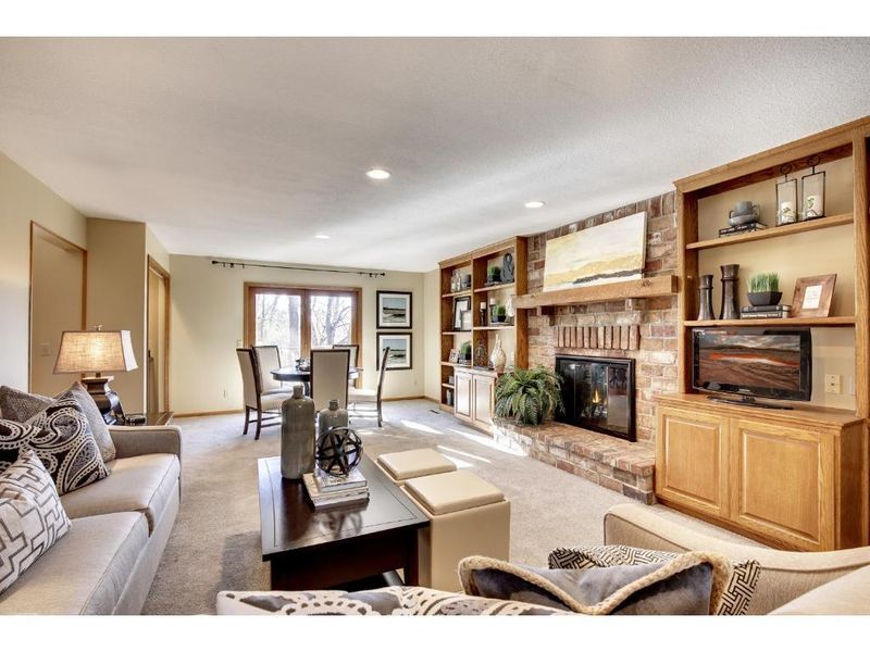8309 W 93rd St, Bloomington, MN 55438